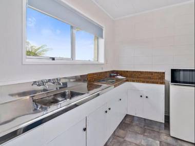 Cleveland Thermal Motel