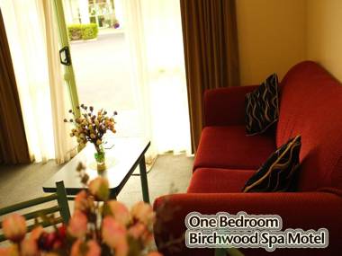 Birchwood Spa Motel