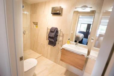 Lomond Lodge Motel & Apartments