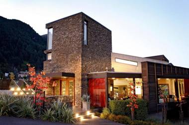 Queenstown Park Boutique Hotel