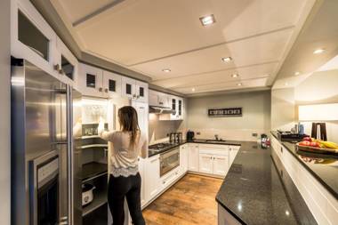 Commonage Villas by Staysouth