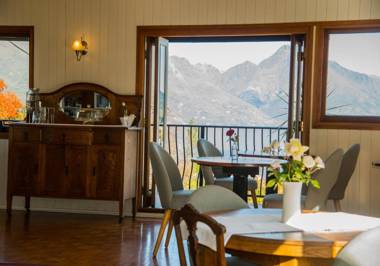 Queenstown House Boutique Hotel & Apartments