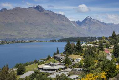 Holiday Inn Queenstown Frankton Road an IHG Hotel