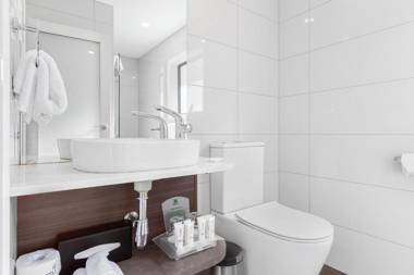 Holiday Inn Queenstown Frankton Road an IHG Hotel