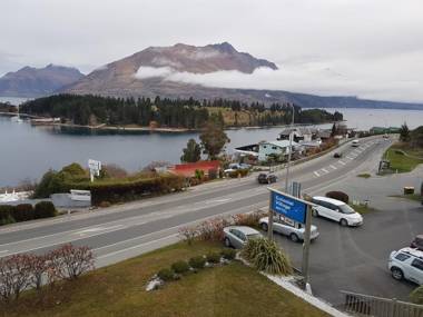 Colonial Village Motel