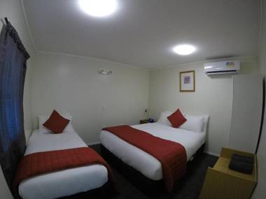 Colonial Village Motel