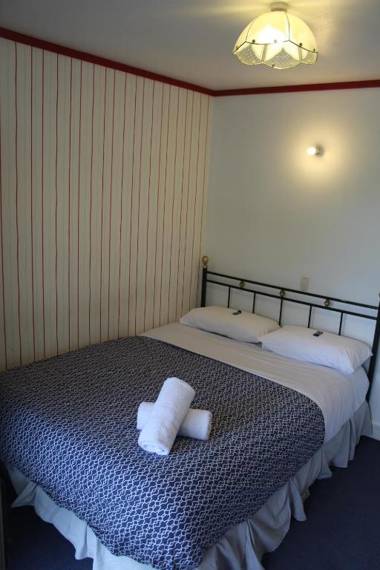 The Flaming Kiwi Backpackers