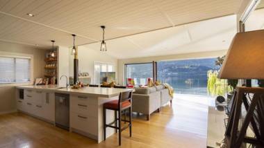 Kohanga Luxury Lakeside Villa by Amazing Accom