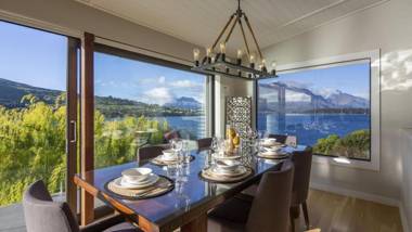 Kohanga Luxury Lakeside Villa by Amazing Accom