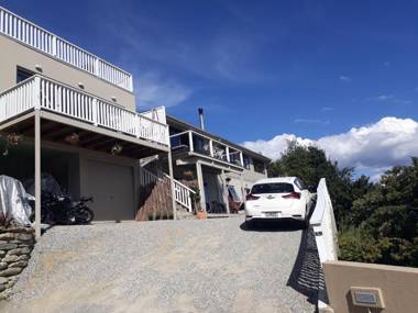 Central Lakeview Lodge and Apartments