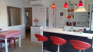 Central Lakeview Lodge and Apartments