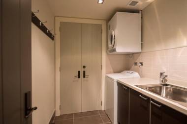 Queenstown Heights by MajorDomo