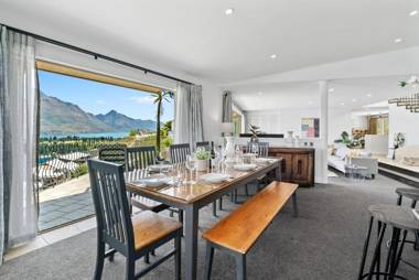 The Star of Queenstown Hill