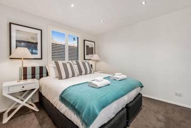 8 Hallenstein by Staysouth