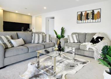 Executive Living in Bluewater