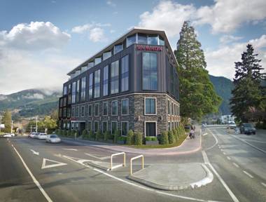 Ramada Queenstown Central