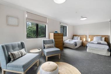 Lakefront at 911 The Beacon Studio