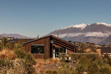 The Woolshed - Jacks Point Holiday Home