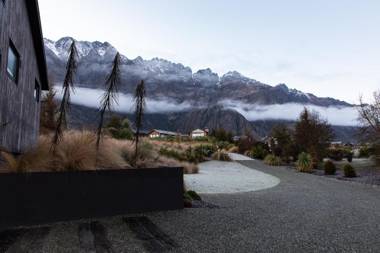 The Woolshed - Jacks Point Holiday Home