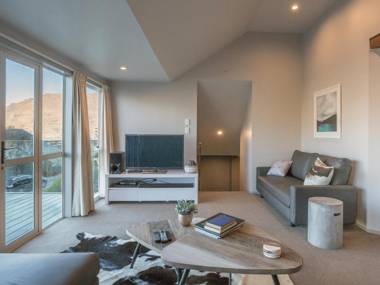 Wakatipu Views - Queenstown Holiday Home