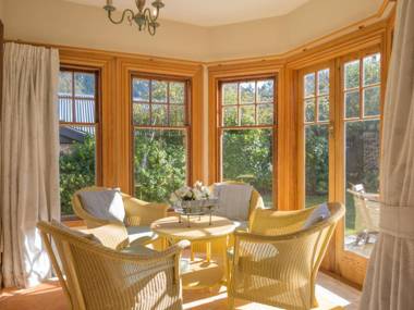 McAlister House - Queenstown Holiday Home