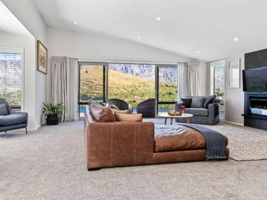 Highview Haven by Relaxaway Holiday Homes