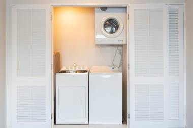 Lakefront Living - Exquisite Views - 4 Bedrooms