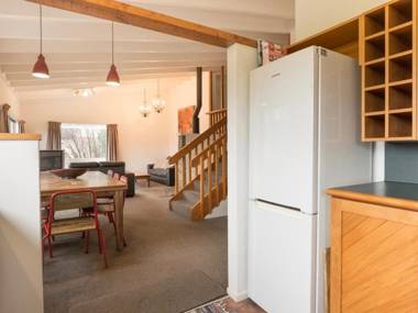 Central Southern Lakes - Queenstown Holiday Home