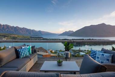 Highlands Lake House-Stunning Lake And Mountain Views!