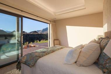 Luxury 5BDR Lodge - Ski Golf & Relax In Style