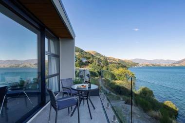 Kikorangi Lakeside Villa- Direct Lake Access!!