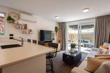 Queenstown Hillside Villa 2- City Location-Walk To Town