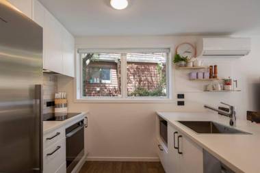 Queenstown Hillside Villa 2- City Location-Walk To Town