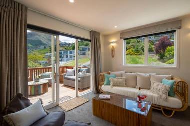 Queenstown Hillside Villa 3-City Location-Walk To Town