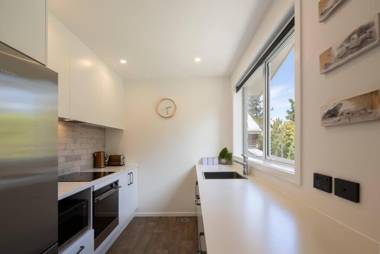 Queenstown Hillside Villa 4- City Location-Walk To Town