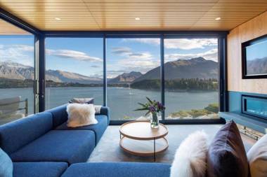 The Lake House Villa 2- Direct Lake Access