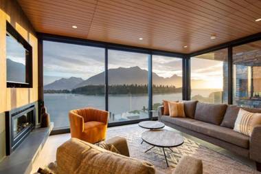 The Lake House Villa 3 - Direct Lake access