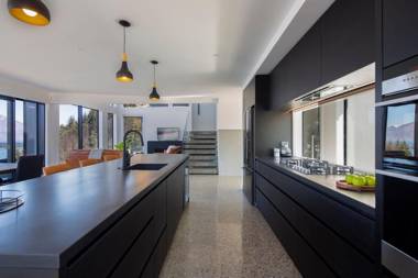 Sky Villa 1A- Luxurious Villa- Stunning Lake Views