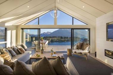 Tihi Luxury Chalet Hot TubLake ViewsWalk To Town