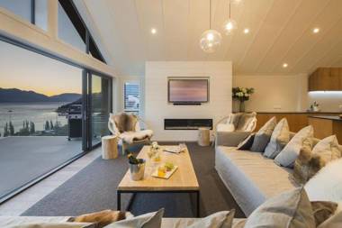 Tihi Luxury Chalet Hot TubLake ViewsWalk To Town