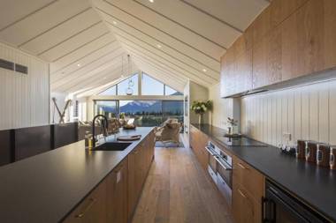 Tihi Luxury Chalet Hot TubLake ViewsWalk To Town