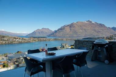 St Lukes Luxury Alpine Dream Home with Hot Tub