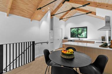 A Luxury apartment central QT with spa and gym