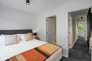 A Luxury Apartment in town with spa and gym