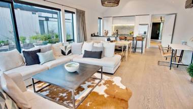 Coneburn Ridge . 5mins to Remarkables . Hot Tub