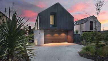 Coneburn Ridge . 5mins to Remarkables . Hot Tub