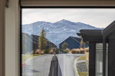 Parerā Point Jacks Point Holiday Home