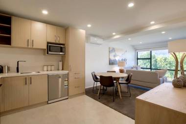 Lake View Villa - Queenstown Holiday Villa