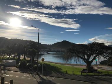 Picton Waterfront Oxley's Luxury Apartment