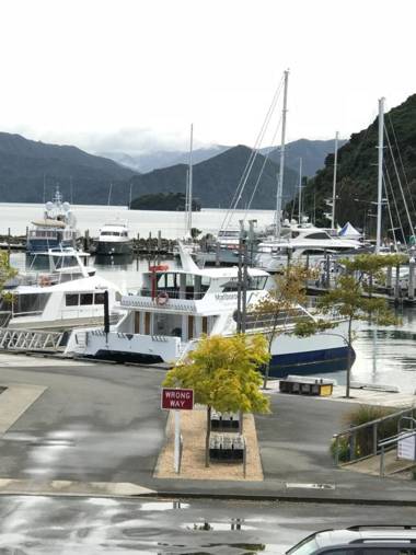 The Moorings Luxury Waterfront Picton